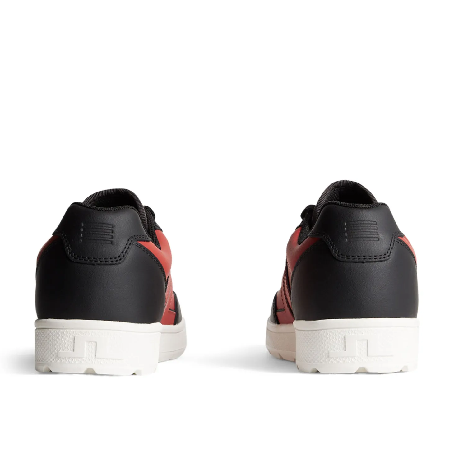 Ace Low-Top Golf Sneaker