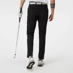 Ellott Golf Musta