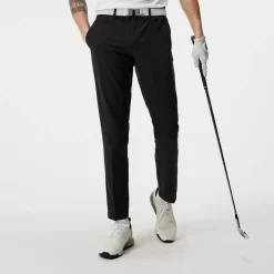 Ellott Golf Musta