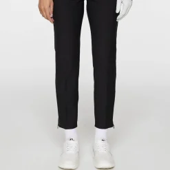 Pia Pant Musta