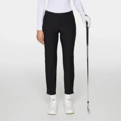 Pia Pant Musta