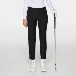 Pia Pant Musta